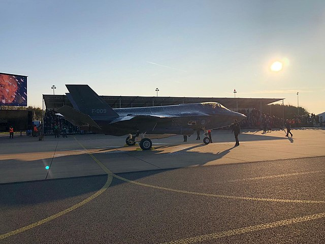 Piloten van de KLM als reservisten bij Defensie